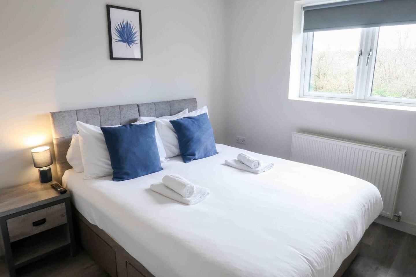 Newly Renovated 3 Bed 2 Bath Apartment & Parking Sheffield Exterior foto
